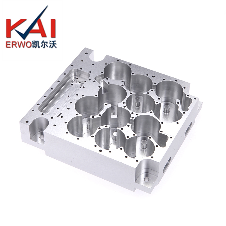 簡(jiǎn)析小型加工中心工作原理