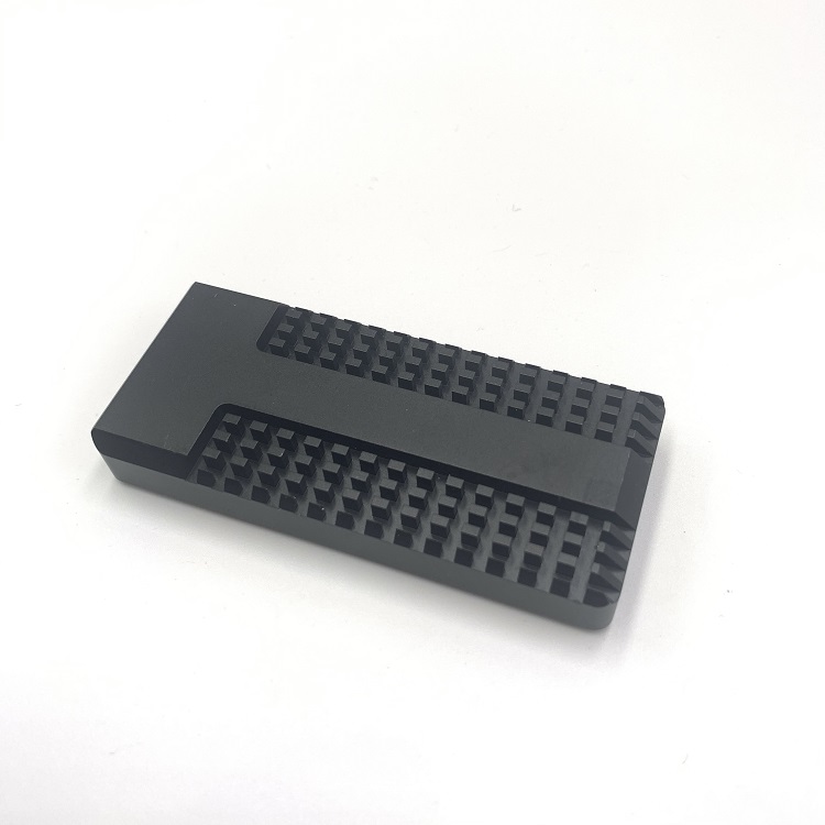 手板電火花加工是一種利用放電加工的加工技術(shù)